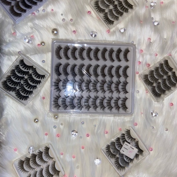 Lashes - Picture 8 of 8